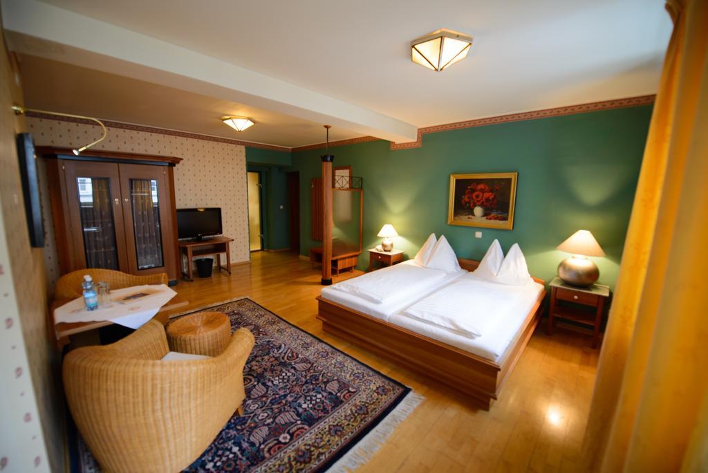 Gasthof Hotel Zweimueller Grieskirchen Quarto foto